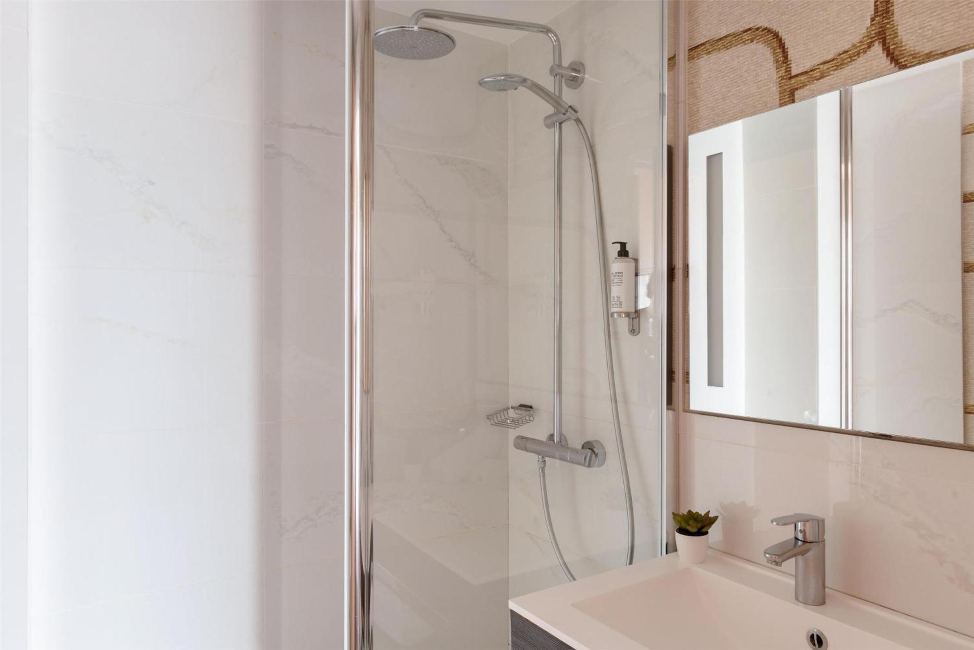 Hotel Western Ronceray Opera 3*