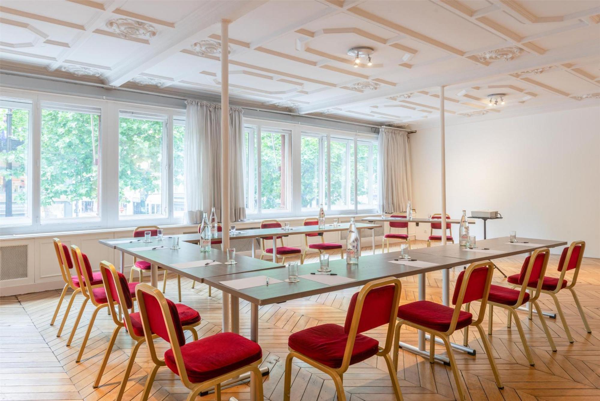 Western Ronceray Opera Hotel