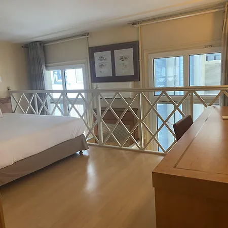 Western Ronceray Opera Hotel