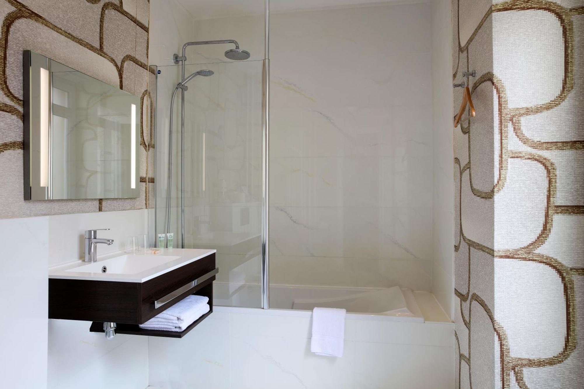 Hotel Western Ronceray Opéra 3*